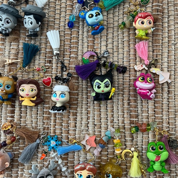 ✨💛 Disney Doorable keychain charms handmade choose one a favorite character - Picture 15 of 16